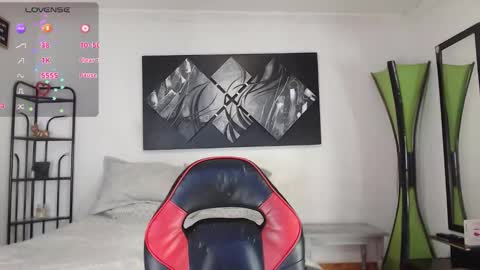 Snapshot of krissyyts chatting on 09-12-25, 08:09 Andrea online show from 09-12-25, 08:09