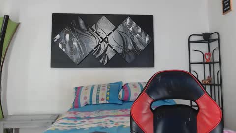 Snapshot of krissyyts chatting on 09-28-25, 03:28 Andrea online show from 09-28-25, 03:28