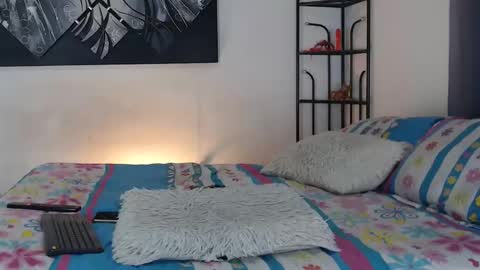 Snapshot of krissyyts chatting on 11-06-25, 07:04 Andrea online show from 11-06-25, 07:04