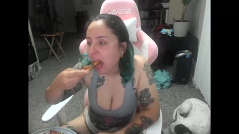 Snapshot of kristajay chatting on 10-17-25, 03:42 Krista online show from 10-17-25, 03:42