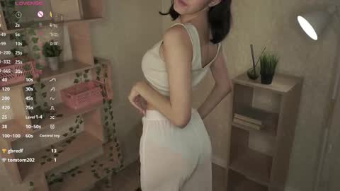 Emma online show from 10-20-25, 08:20