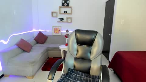 Sophia online show from 12-02-25, 07:09