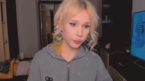 kristialsoopp online show from 12-20-25, 12:07