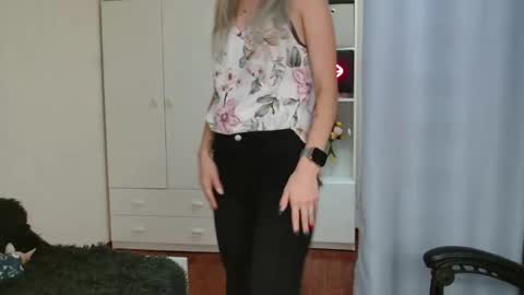 KristineAmore online show from 10-16-25, 08:37