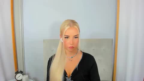 KristyFlowers online show from 09-18-25, 02:19