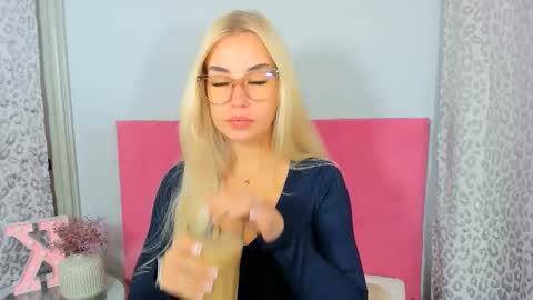 KristyFlowers online show from 10-18-25, 05:10