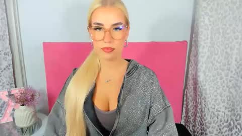 KristyFlowers online show from 10-21-25, 02:18