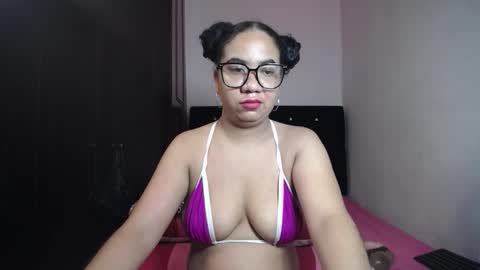 Snapshot of kristynsmith20 chatting on 09-15-25, 03:50 kristynsmith20 online show from 09-15-25, 03:50