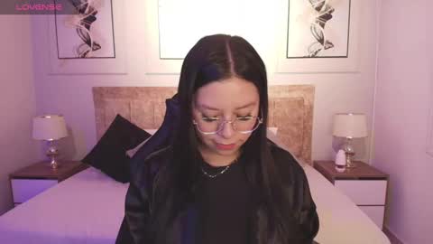 Snapshot of krystal_park chatting on 12-22-24, 04:17 krystal online show from 12-22-24, 04:17