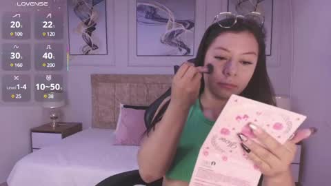 Snapshot of krystal_park chatting on 02-18-25, 10:49 krystal online show from 02-18-25, 10:49