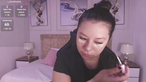 Snapshot of krystal_park chatting on 02-19-25, 11:06 krystal online show from 02-19-25, 11:06