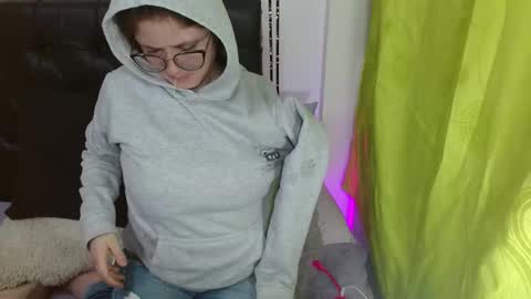 kryystaladams online show from 10-13-25, 09:42