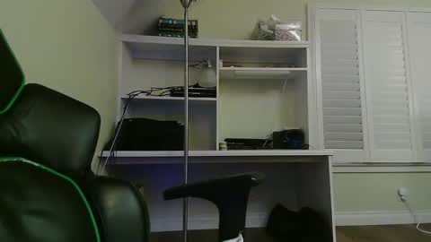 Snapshot of kt12369 chatting on 10-13-25, 07:30 Kevin online show from 10-13-25, 07:30