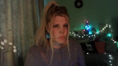 Snapshot of kudesnizza chatting on 12-03-24, 10:28 Annika MTF ts post -op online show from 12-03-24, 10:28