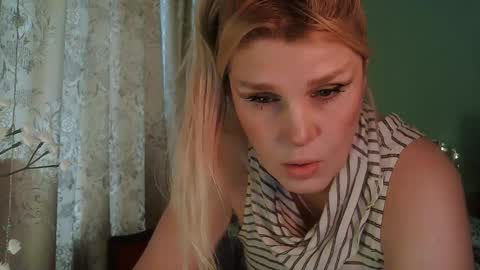 Snapshot of kudesnizza chatting on 12-19-24, 10:45 Annika MTF ts post -op online show from 12-19-24, 10:45