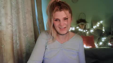 Snapshot of kudesnizza chatting on 02-03-25, 11:09 Annika MTF ts post -op online show from 02-03-25, 11:09