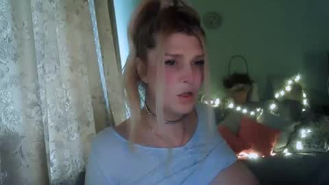 Snapshot of kudesnizza chatting on 02-15-25, 10:33 Annika MTF ts post -op online show from 02-15-25, 10:33