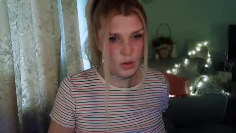 Snapshot of kudesnizza chatting on 02-20-25, 10:37 Annika MTF ts post -op online show from 02-20-25, 10:37