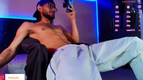 Snapshot of kuzzcoo chatting on 11-03-25, 03:35 kuzzcoo online show from 11-03-25, 03:35