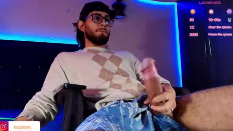 Snapshot of kuzzcoo chatting on 11-12-25, 01:22 kuzzcoo online show from 11-12-25, 01:22