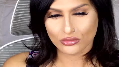 Snapshot of kxaxmichelle chatting on 10-22-25, 07:02 Kick online show from 10-22-25, 07:02