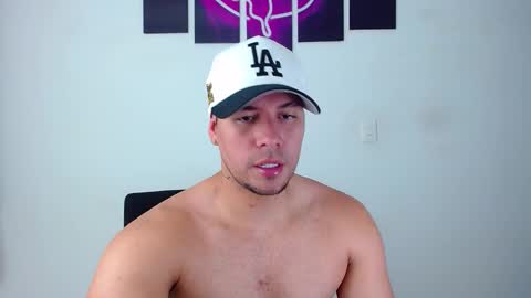 Snapshot of kyle_wilson_ chatting on 12-18-25, 09:10 Kyle Wilson Follow me online show from 12-18-25, 09:10