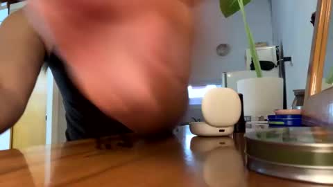 Kylian Zarate online show from 11-23-25, 10:42