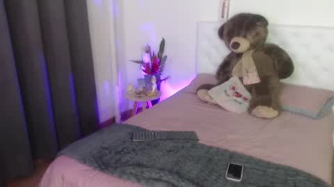 Snapshot of kylie444 chatting on 10-14-25, 01:06 Sara online show from 10-14-25, 01:06