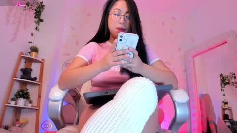 Snapshot of kylie_evans_18 chatting on 02-26-26, 11:15 Kylie online show from 02-26-26, 11:15