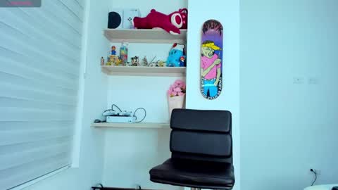 Snapshot of kylie_ex18 chatting on 09-11-25, 11:49 Kylie online show from 09-11-25, 11:49