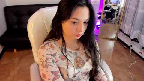 kylie online show from 10-07-25, 01:52