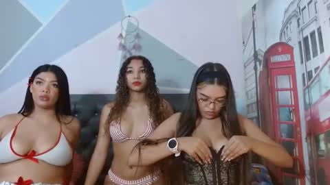 kylie_jenner18 online show from 11-18-25, 02:43