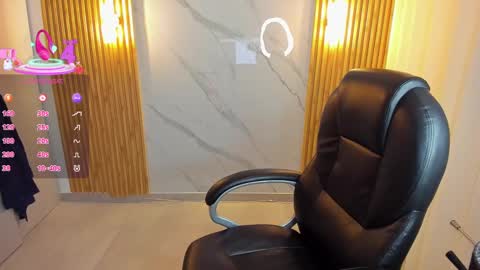  KYLIE  online show from 09-18-25, 02:57