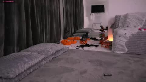 Snapshot of kyliejoyce chatting on 10-22-25, 08:08 Kylie online show from 10-22-25, 08:08