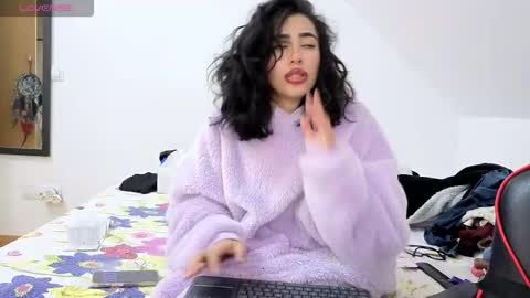 Snapshot of kyliemamihottie chatting on 10-25-25, 07:52 kyliemamihottie online show from 10-25-25, 07:52