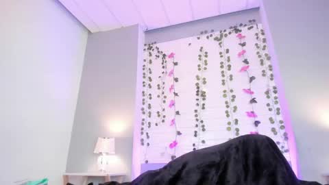 K Y L I E online show from 01-11-25, 11:56