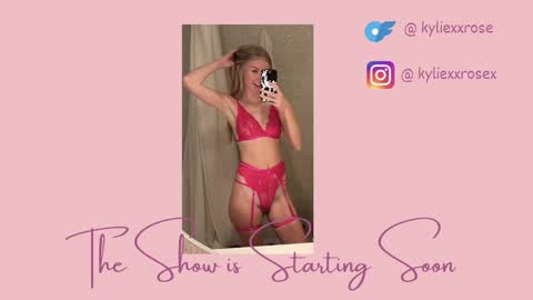 Snapshot of kyliexxrose chatting on 10-15-25, 04:01 Kylie online show from 10-15-25, 04:01