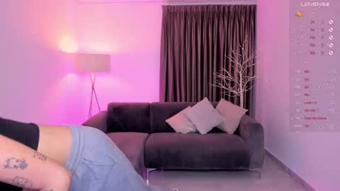  KYLIE  online show from 03-10-25, 10:59