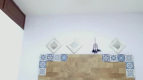 Kylie online show from 01-19-25, 01:22