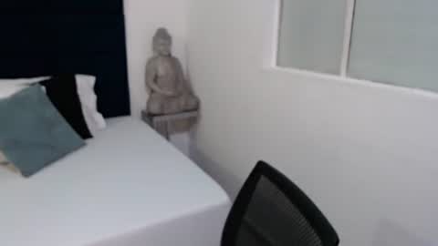 Kylie online show from 09-27-25, 09:03