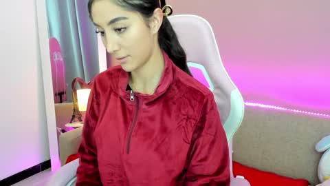 Snapshot of kymgiraldo8 chatting on 01-11-25, 05:52 Kym Giraldo online show from 01-11-25, 05:52