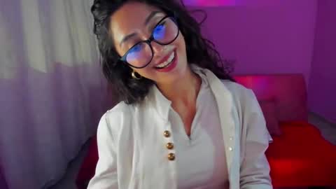 Snapshot of kymgiraldo8 chatting on 10-29-25, 03:31 Kym Giraldo online show from 10-29-25, 03:31