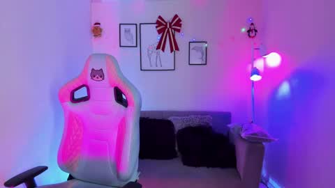 Kyomi online show from 12-14-24, 07:25