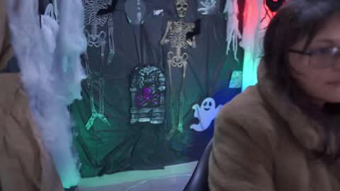 Kyomi online show from 10-18-25, 12:28