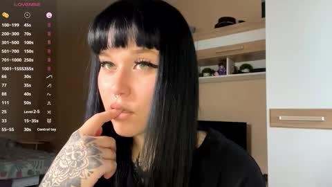 Eva online show from 11-10-25, 06:23