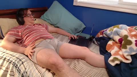 Call me Kyou key-yo online show from 01-20-25, 04:01