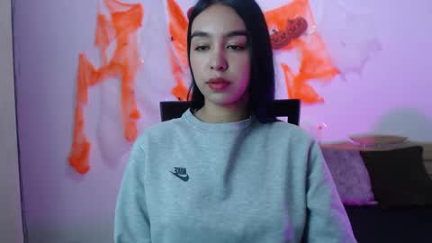 Snapshot of kyra_fox_ chatting on 10-23-25, 12:48 Kyra online show from 10-23-25, 12:48