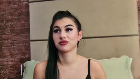 Snapshot of kyrahill_ chatting on 12-06-24, 02:02 Kyra online show from 12-06-24, 02:02