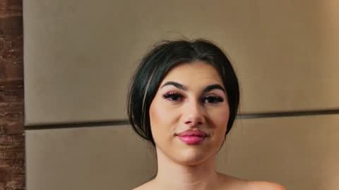 Snapshot of kyrahill_ chatting on 12-29-24, 11:39 Kyra online show from 12-29-24, 11:39