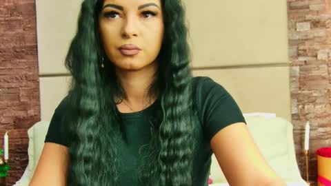 Snapshot of kyrahill_ chatting on 12-31-24, 05:11 Kyra online show from 12-31-24, 05:11